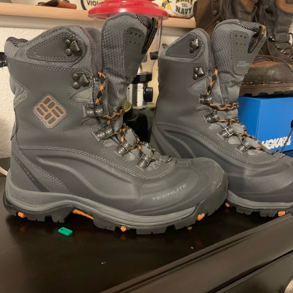 Columbia winter boots sz 9